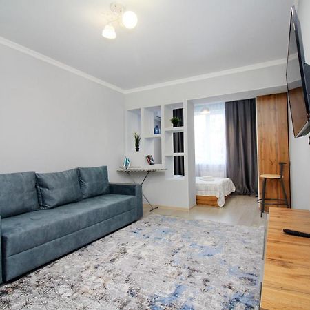 Cozy Studio In The Best Area! 5 Almaty Eksteriør billede